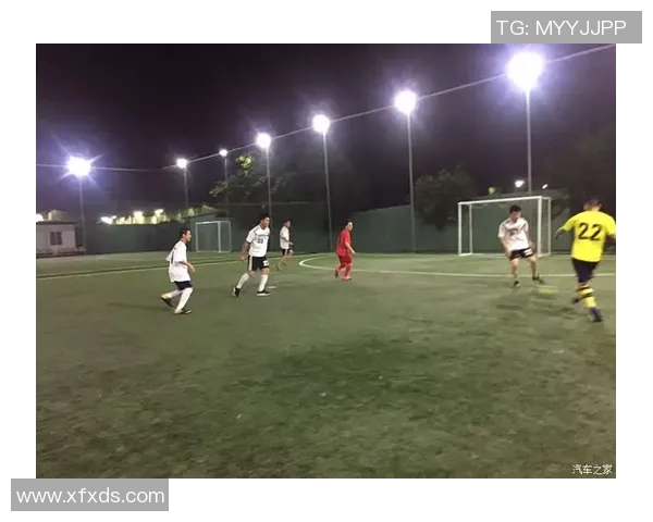 足球明星夜店狂欢：球场外的另一面展现魅力与风采